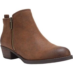 11M Women’s ankle booties - Carlos by Carlos Santana Brie